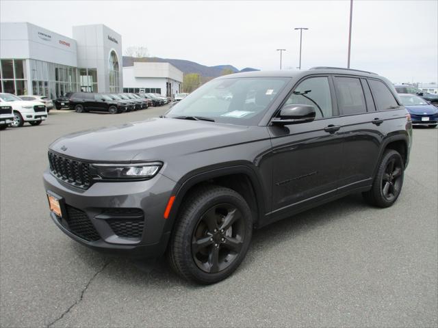 2023 Jeep Grand Cherokee Altitude 4x4 for sale in Cheshire, MA