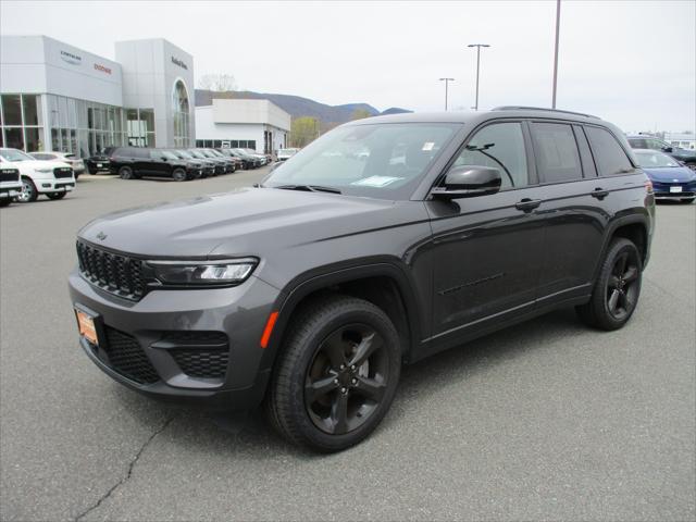 2023 Jeep Grand Cherokee Altitude 4x4 for sale in Cheshire, MA