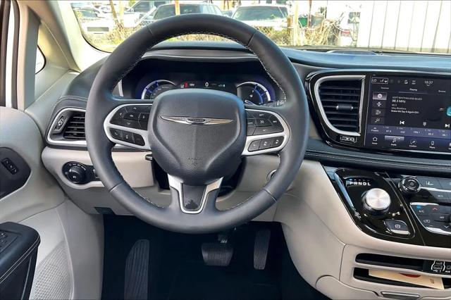 2023 Chrysler Pacifica Hybrid Touring L