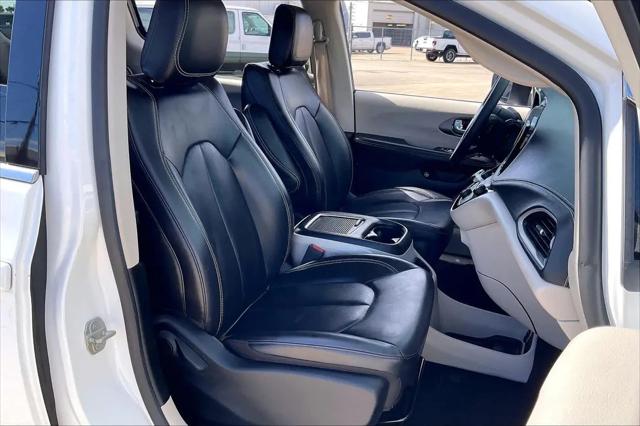 2023 Chrysler Pacifica Hybrid Touring L