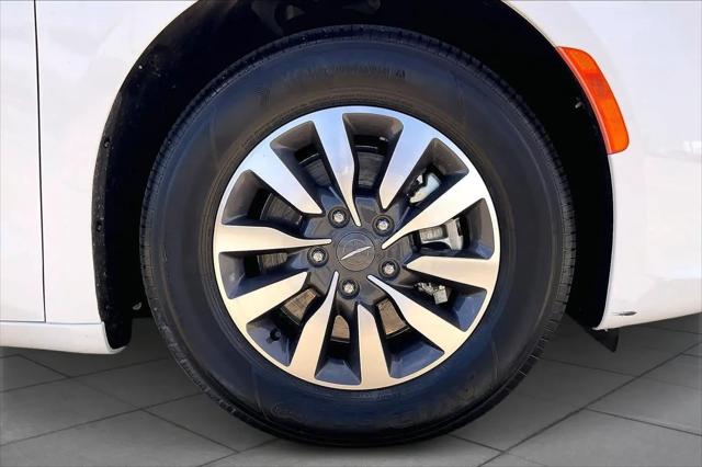 2023 Chrysler Pacifica Hybrid Touring L