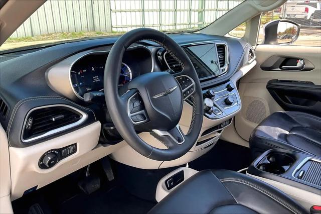 2023 Chrysler Pacifica Hybrid Touring L