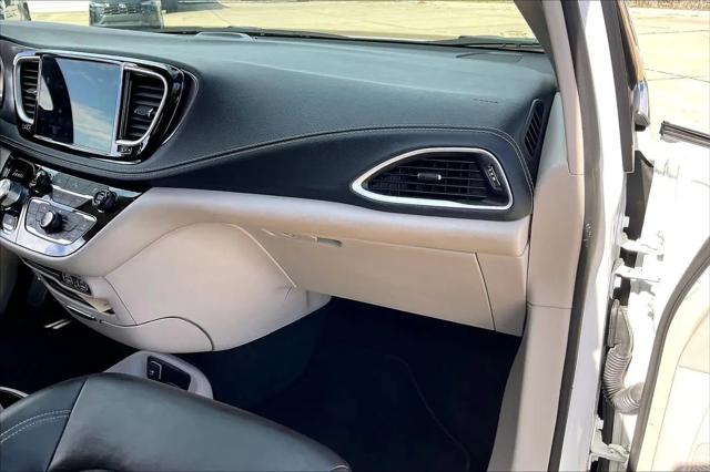 2023 Chrysler Pacifica Hybrid Touring L