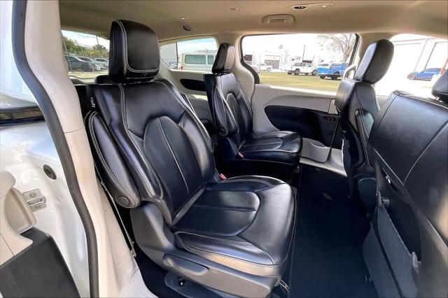 2023 Chrysler Pacifica Hybrid Touring L