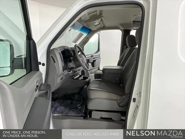 2021 Nissan 2500 SV Standard Roof V6