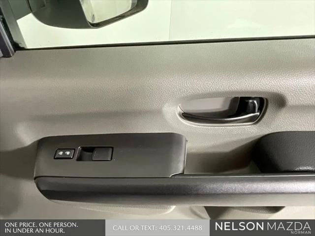2021 Nissan 2500 SV Standard Roof V6