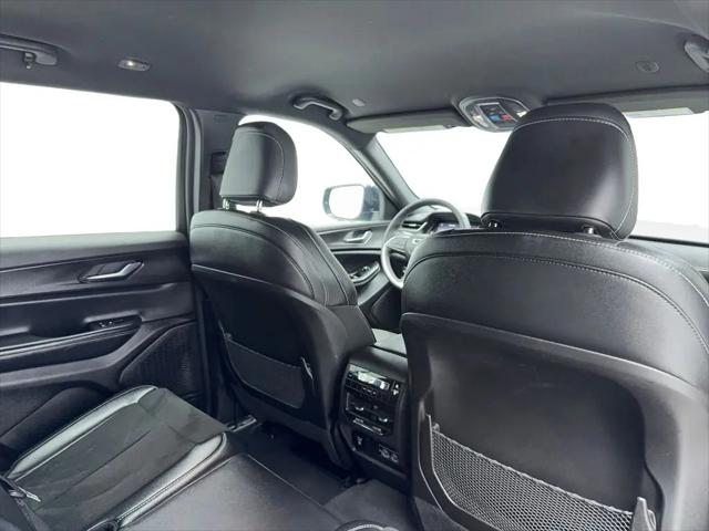 2023 Jeep Grand Cherokee L Altitude 4x4