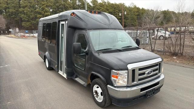 2022 Ford E-350 Cutaway Base