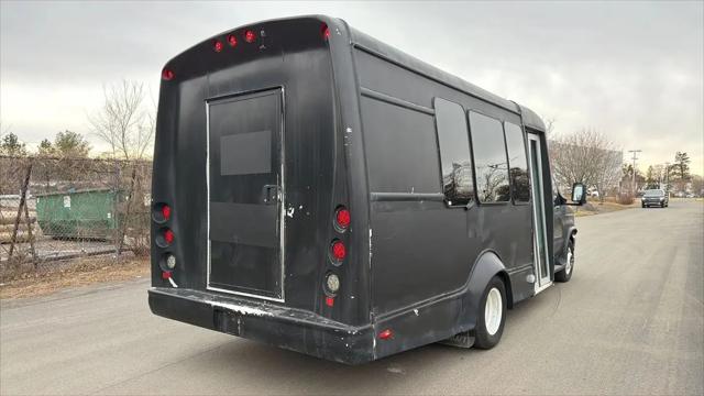 2022 Ford E-350 Cutaway Base