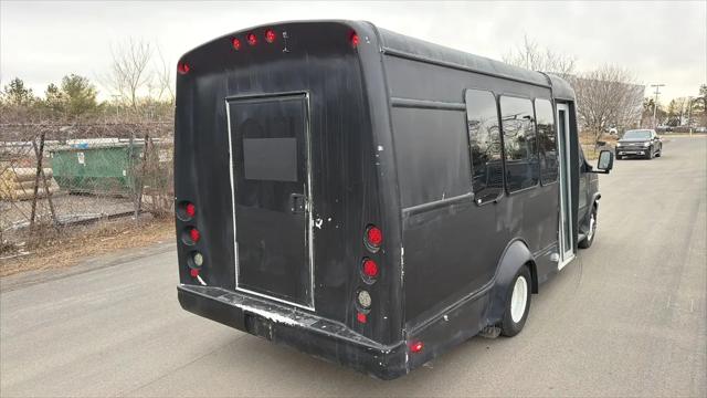 2022 Ford E-350 Cutaway Base