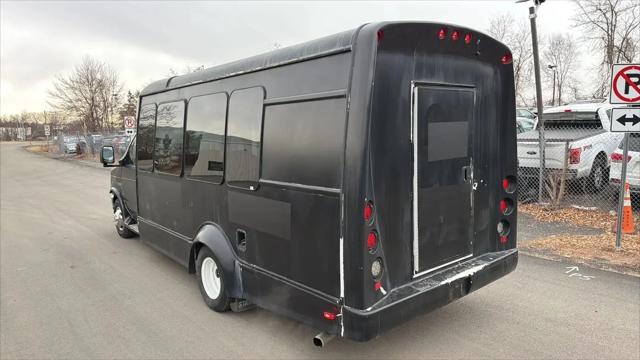 2022 Ford E-350 Cutaway Base