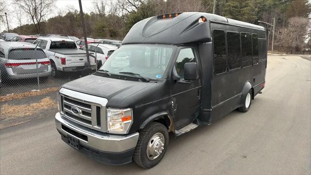 2022 Ford E-350 Cutaway Base