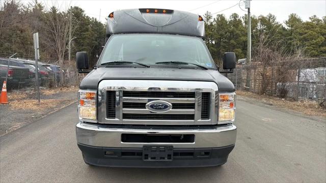 2022 Ford E-350 Cutaway Base