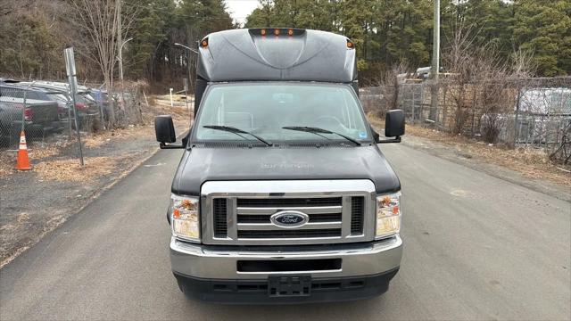 2022 Ford E-350 Cutaway Base
