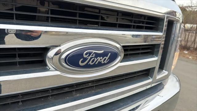 2022 Ford E-350 Cutaway Base