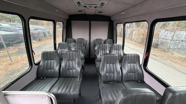 2022 Ford E-350 Cutaway Base