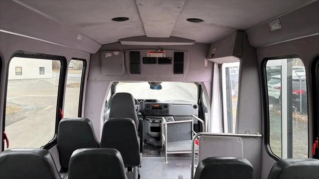 2022 Ford E-350 Cutaway Base