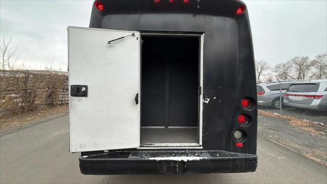 2022 Ford E-350 Cutaway Base
