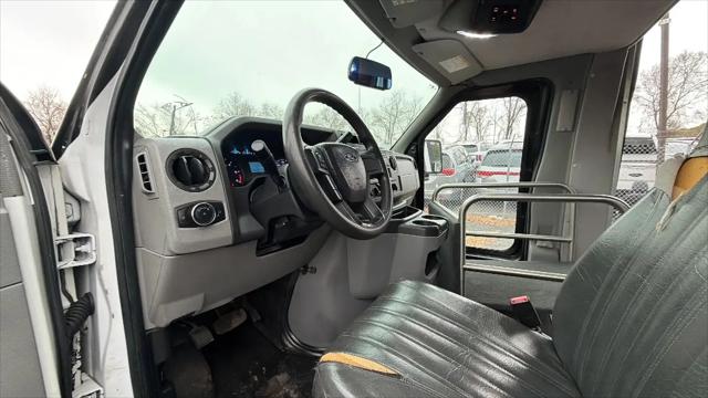 2022 Ford E-350 Cutaway Base