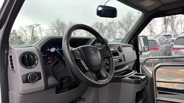 2022 Ford E-350 Cutaway Base
