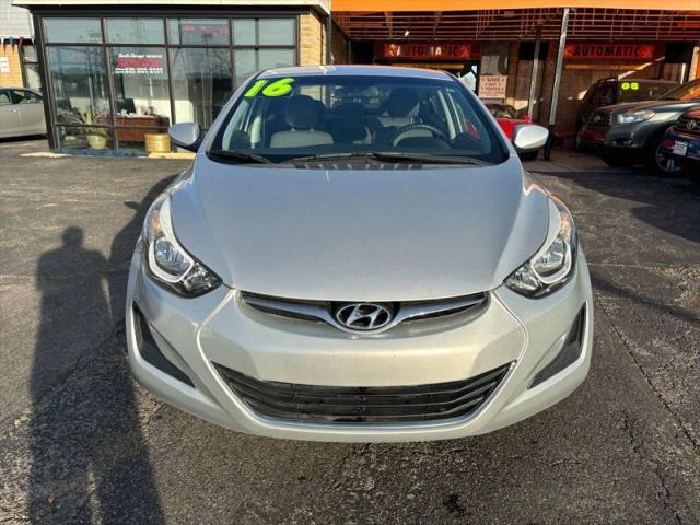 2016 Hyundai Elantra SE for sale in Waukegan, IL
