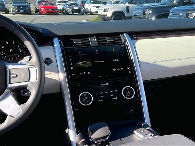 2025 Land Rover Discovery P300 S
