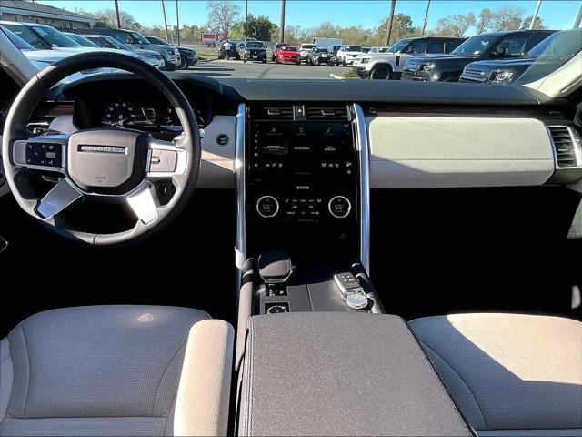 2025 Land Rover Discovery P300 S