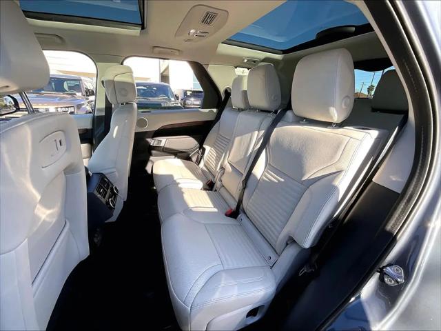 2025 Land Rover Discovery P300 S