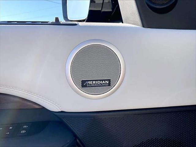 2025 Land Rover Discovery P300 S