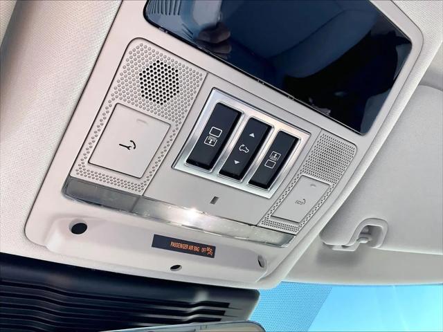 2025 Land Rover Discovery P300 S