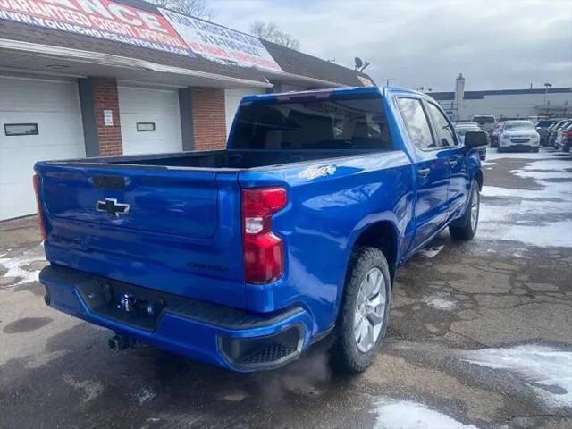 2022 Chevrolet Silverado 1500 4WD Crew Cab Short Bed Custom