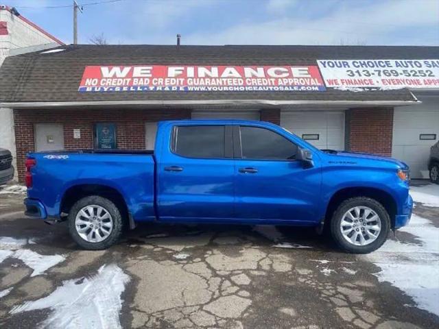 2022 Chevrolet Silverado 1500 4WD Crew Cab Short Bed Custom