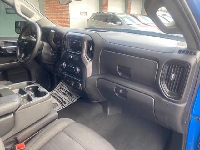 2022 Chevrolet Silverado 1500 4WD Crew Cab Short Bed Custom