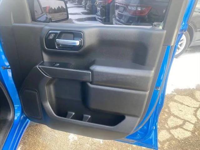 2022 Chevrolet Silverado 1500 4WD Crew Cab Short Bed Custom