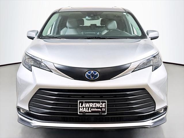 2025 Toyota Sienna XLE