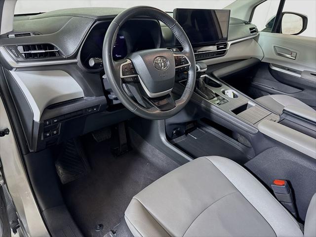 2025 Toyota Sienna XLE