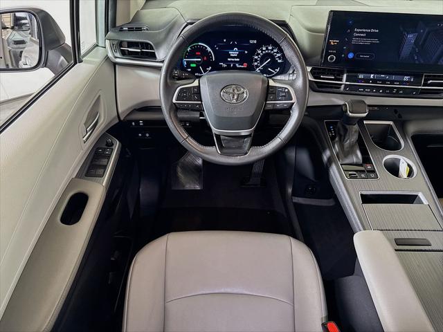 2025 Toyota Sienna XLE