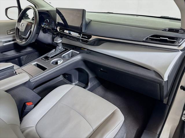 2025 Toyota Sienna XLE