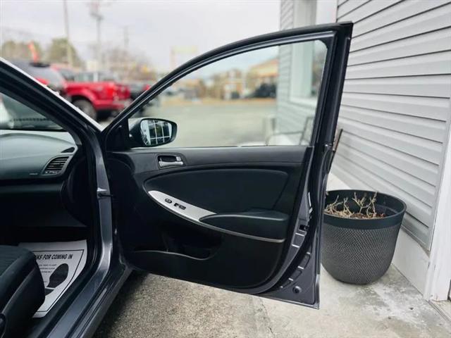 2017 Hyundai Accent SE