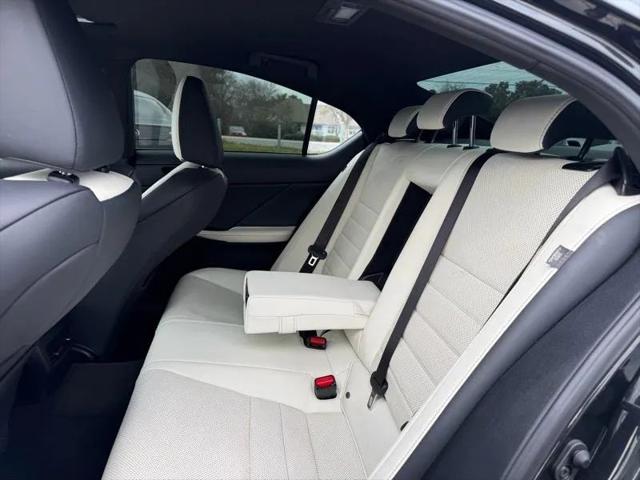 2022 Lexus IS 350 F SPORT