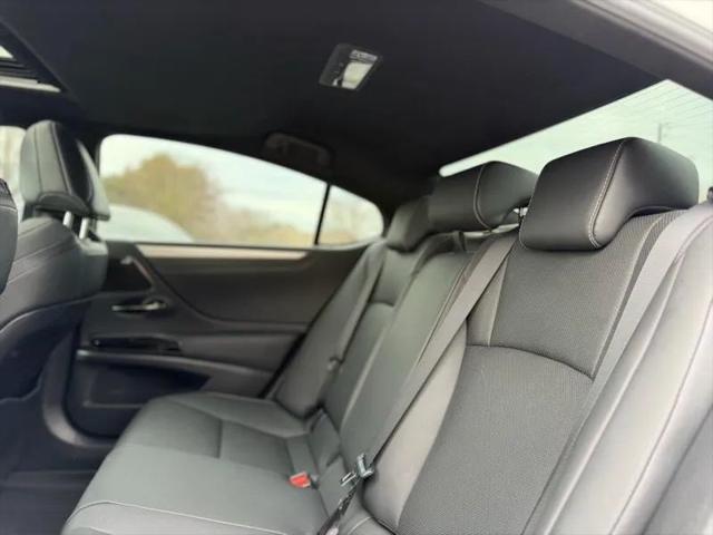 2023 Lexus ES 350 F SPORT Handling