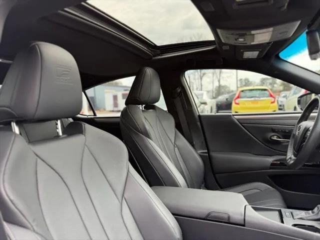 2023 Lexus ES 350 F SPORT Handling