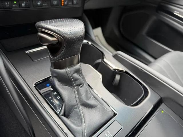 2023 Lexus ES 350 F SPORT Handling