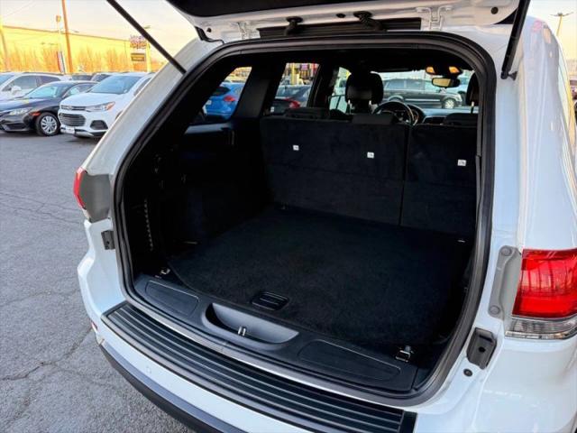 2017 Jeep Grand Cherokee Laredo 4x2