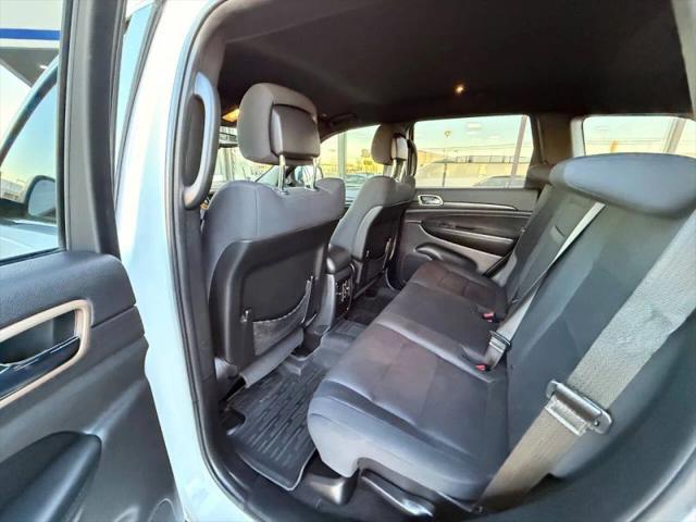 2017 Jeep Grand Cherokee Laredo 4x2
