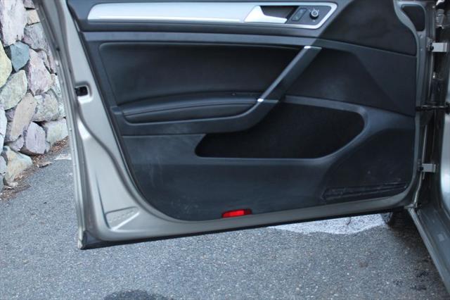 2016 Volkswagen Golf TSI SE 4-Door