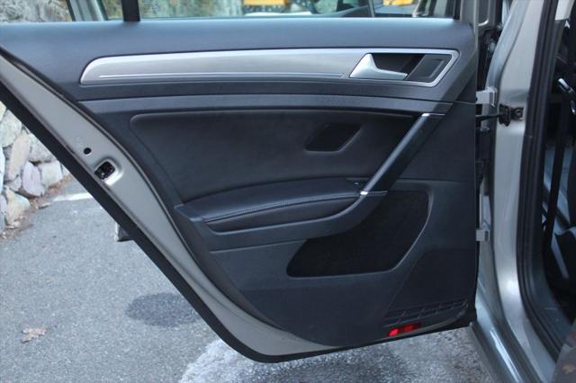 2016 Volkswagen Golf TSI SE 4-Door