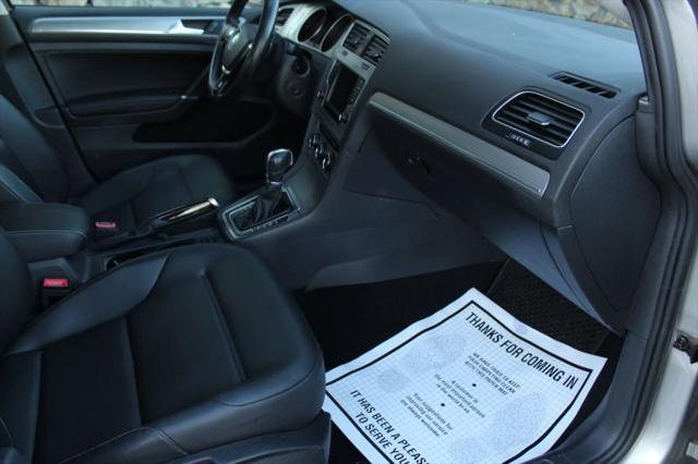 2016 Volkswagen Golf TSI SE 4-Door