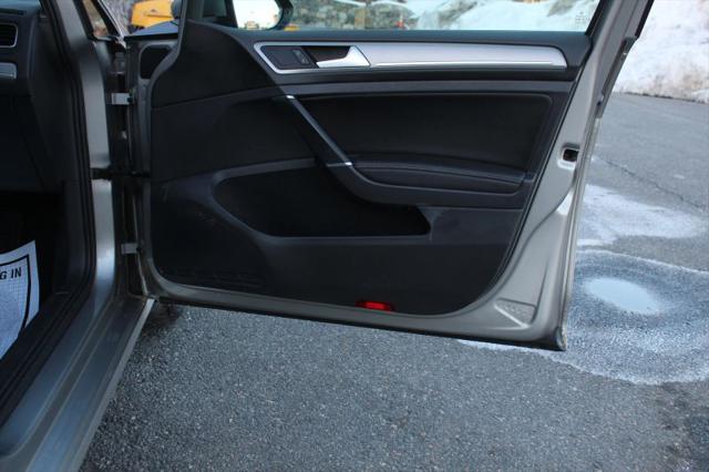2016 Volkswagen Golf TSI SE 4-Door