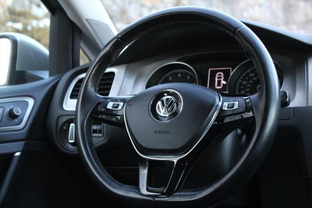 2016 Volkswagen Golf TSI SE 4-Door